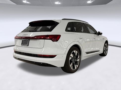 Used 2021 Audi e-tron Premium w/ Convenience Plus Package AWD/4WD image 9