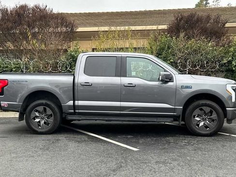 Used 2024 Ford F150 Lightning Lariat image 7