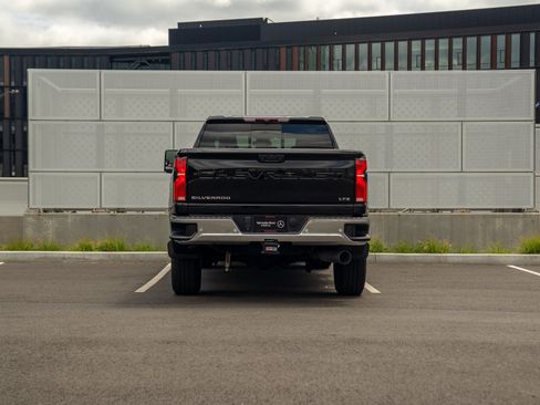 Used 2024 Chevrolet Silverado 3500 LTZ w/ LTZ Convenience Package AWD/4WD image 5