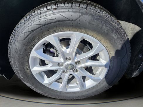 Used 2020 Chevrolet Equinox LT image 34