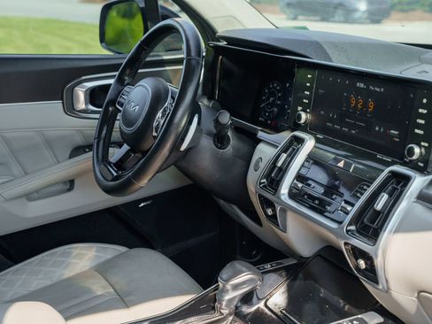 Used 2022 Kia Sorento SX FWD image 12