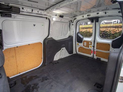 Used 2015 Ford Transit Connect XLT image 40