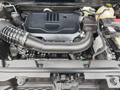 Used 2023 GMC Acadia SLT image 31