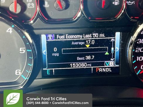 Used 2019 Chevrolet Suburban LT image 2