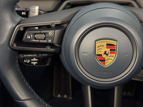 Used 2022 Porsche 911 Carrera image 20