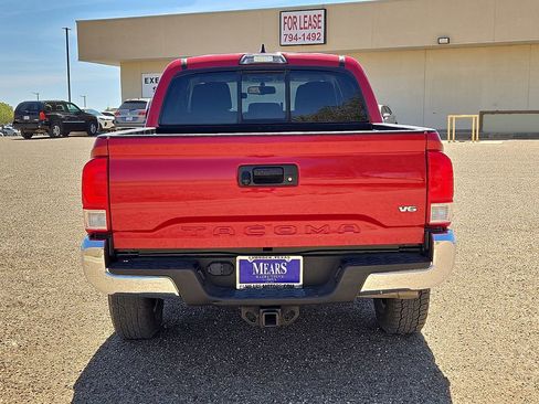 Used 2017 Toyota Tacoma SR5 w/ Tow Package image 4