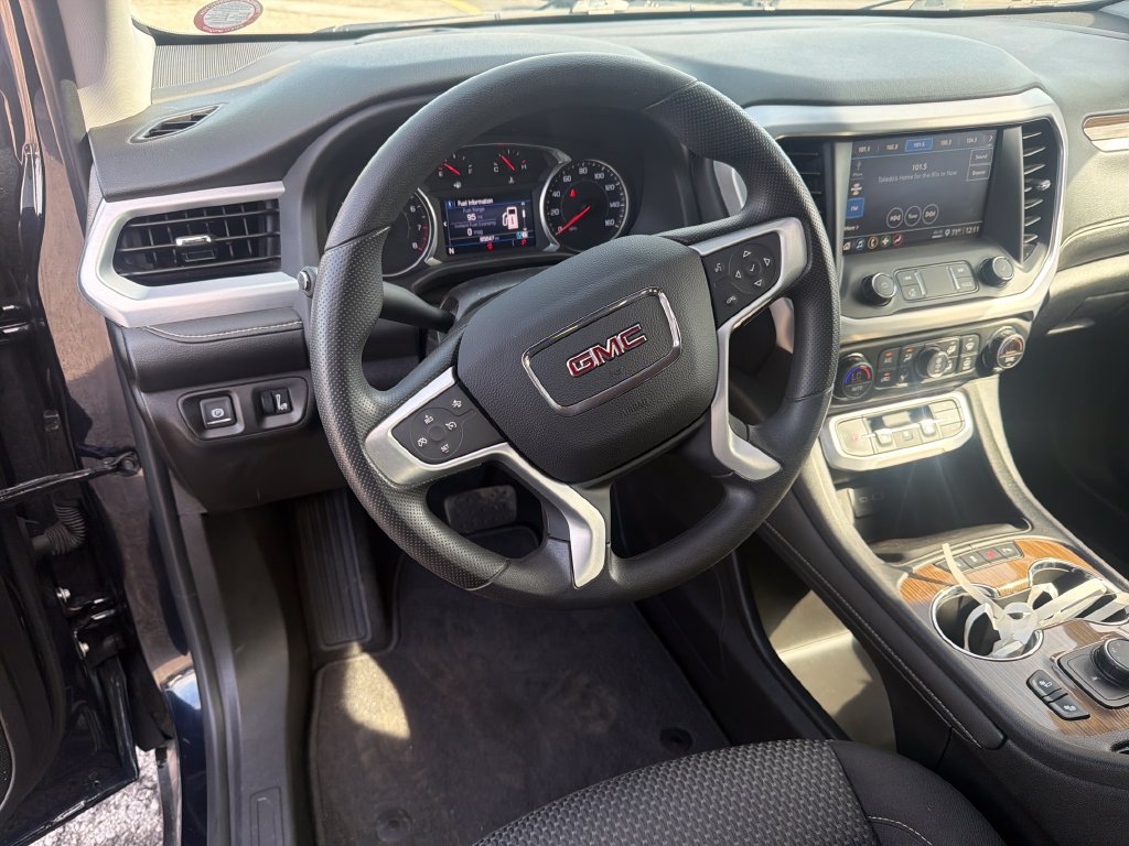 Used 2021 GMC Acadia SLE w/ Driver Convenience Package FWD image 16