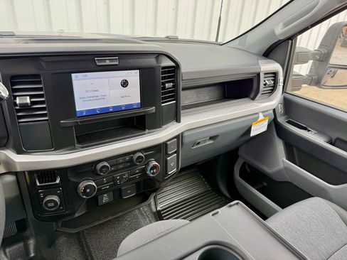 New 2026 Ford F550 4x4 Crew Cab image 24