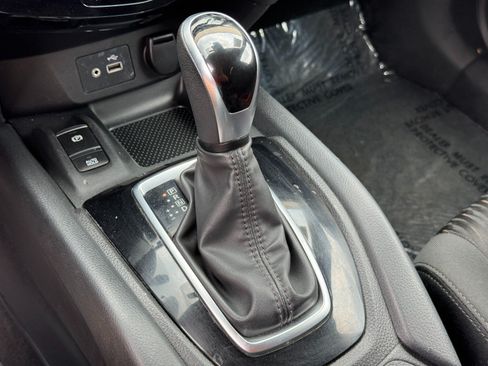 Used 2019 Nissan Rogue SV w/ Premium Package AWD/4WD image 30