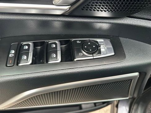 Used 2025 Kia Telluride LX FWD image 12
