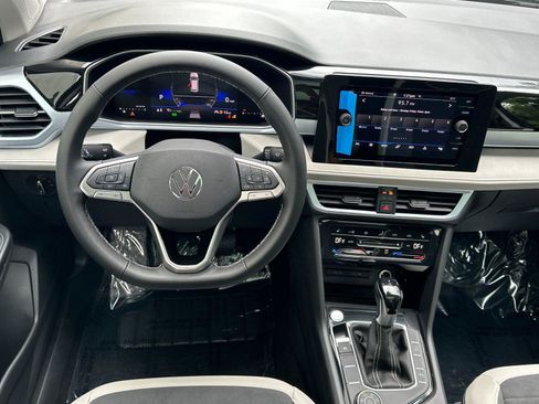 New 2026 Volkswagen Taos SE AWD/4WD image 13