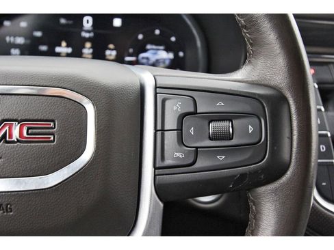 Used 2023 GMC Yukon XL SLT image 17