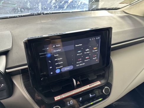 Used 2025 Toyota Corolla LE image 20