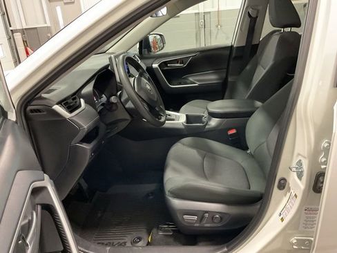 Used 2025 Toyota RAV4 XLE image 10