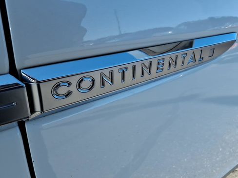 Used 2020 Lincoln Continental Reserve AWD/4WD image 2