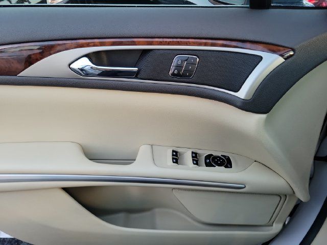 Used 2014 Lincoln MKZ AWD image 17
