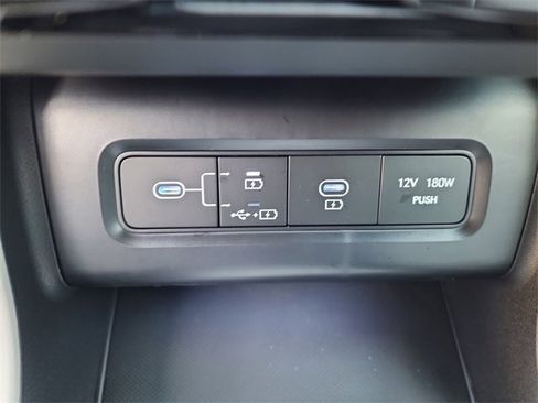 New 2025 Hyundai Tucson Limited image 19