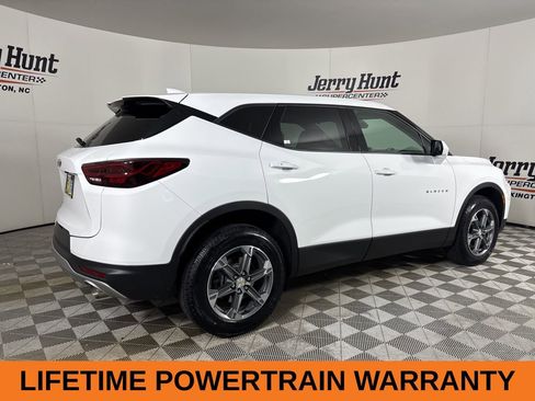 Used 2024 Chevrolet Blazer LT w/ Driver Confidence Package image 5