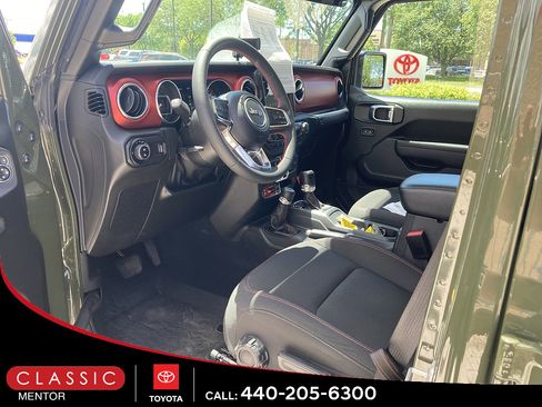 Used 2023 Jeep Gladiator Rubicon w/ LED Lighting Group AWD/4WD image 3