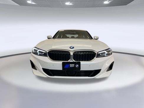 Used 2025 BMW 330i xDrive Sedan w/ Premium Package AWD/4WD image 5