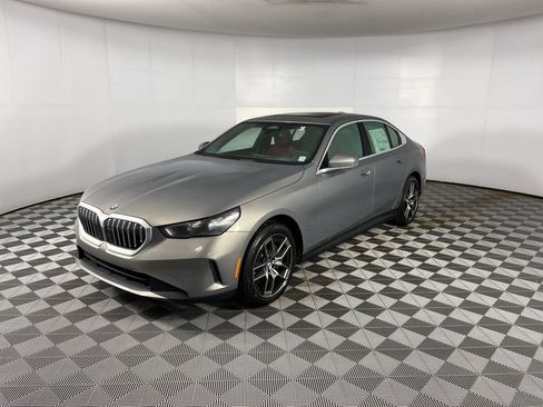 New 2026 BMW 530i xDrive w/ Premium Package AWD/4WD image 3