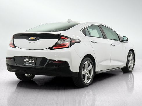 Used 2017 Chevrolet Volt LT w/ Comfort Package FWD image 5