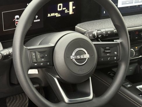 Certified 2025 Nissan Kicks SV AWD/4WD image 13