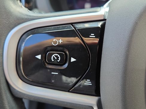 Used 2022 Volvo XC60 B5 Inscription w/ Advanced Package image 20