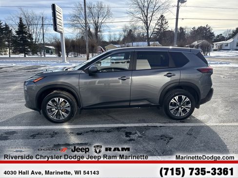 Used 2023 Nissan Rogue SV image 5