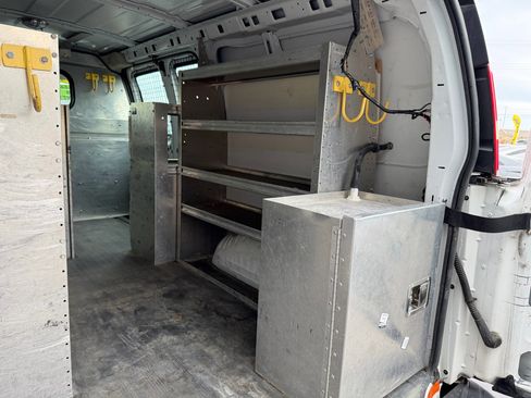 Used 2014 Chevrolet Express 2500 image 12