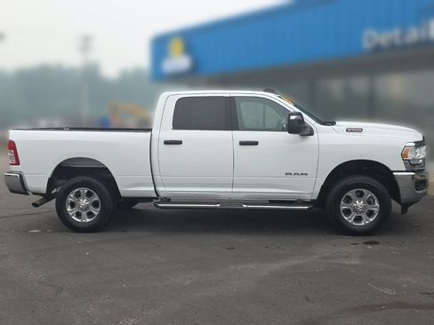 Used 2024 RAM 2500 Big Horn AWD/4WD image 9