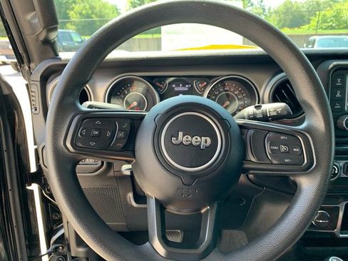 Used 2021 Jeep Wrangler Unlimited Sport image 25