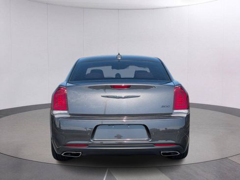Used 2023 Chrysler 300 Touring L w/ Comfort Group RWD image 4