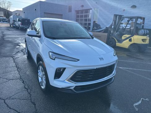 Used 2025 Buick Encore GX Preferred w/ Comfort Package image 6