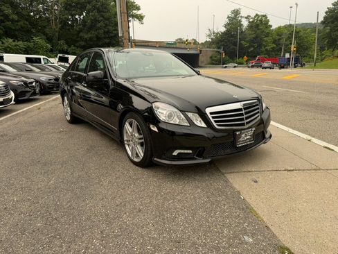 Used 2010 Mercedes-Benz E 350 4MATIC Sedan image 12