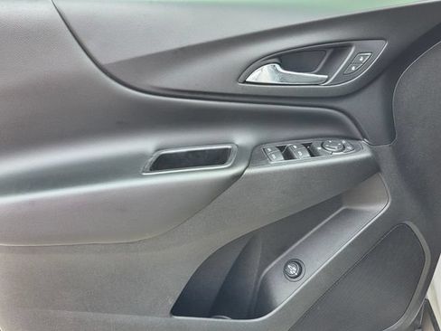 Used 2020 Chevrolet Equinox LT FWD image 15