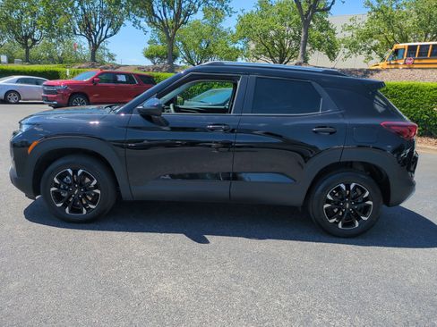 Used 2023 Chevrolet TrailBlazer LT w/ Convenience Package AWD/4WD image 7