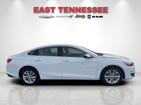 Used 2025 Chevrolet Malibu LT image 2
