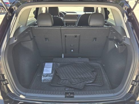 Certified 2024 Volkswagen Taos SE FWD image 16