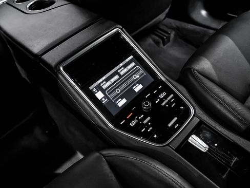 Used 2018 Porsche Panamera 4 w/ Premium Package Plus AWD/4WD image 35