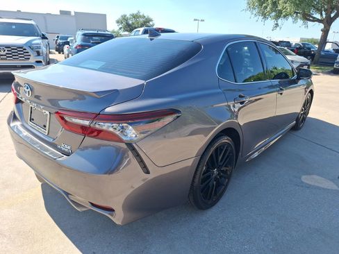 Used 2022 Toyota Camry XSE w/ Cold Weather Package FWD image 6