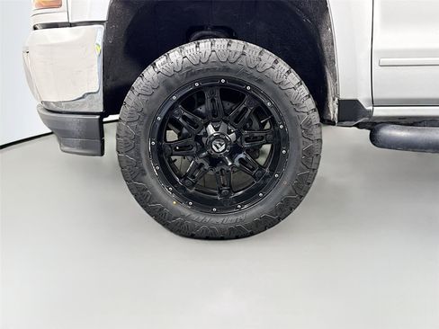 Used 2018 Chevrolet Silverado 1500 LT w/ All Star Edition RWD image 12