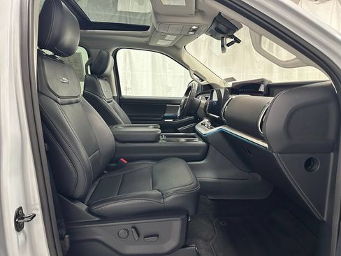 Used 2025 Ford Expedition Max Platinum AWD/4WD image 61
