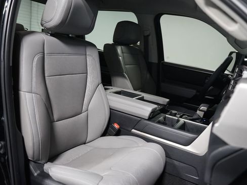 Used 2024 Toyota Tundra Limited image 29