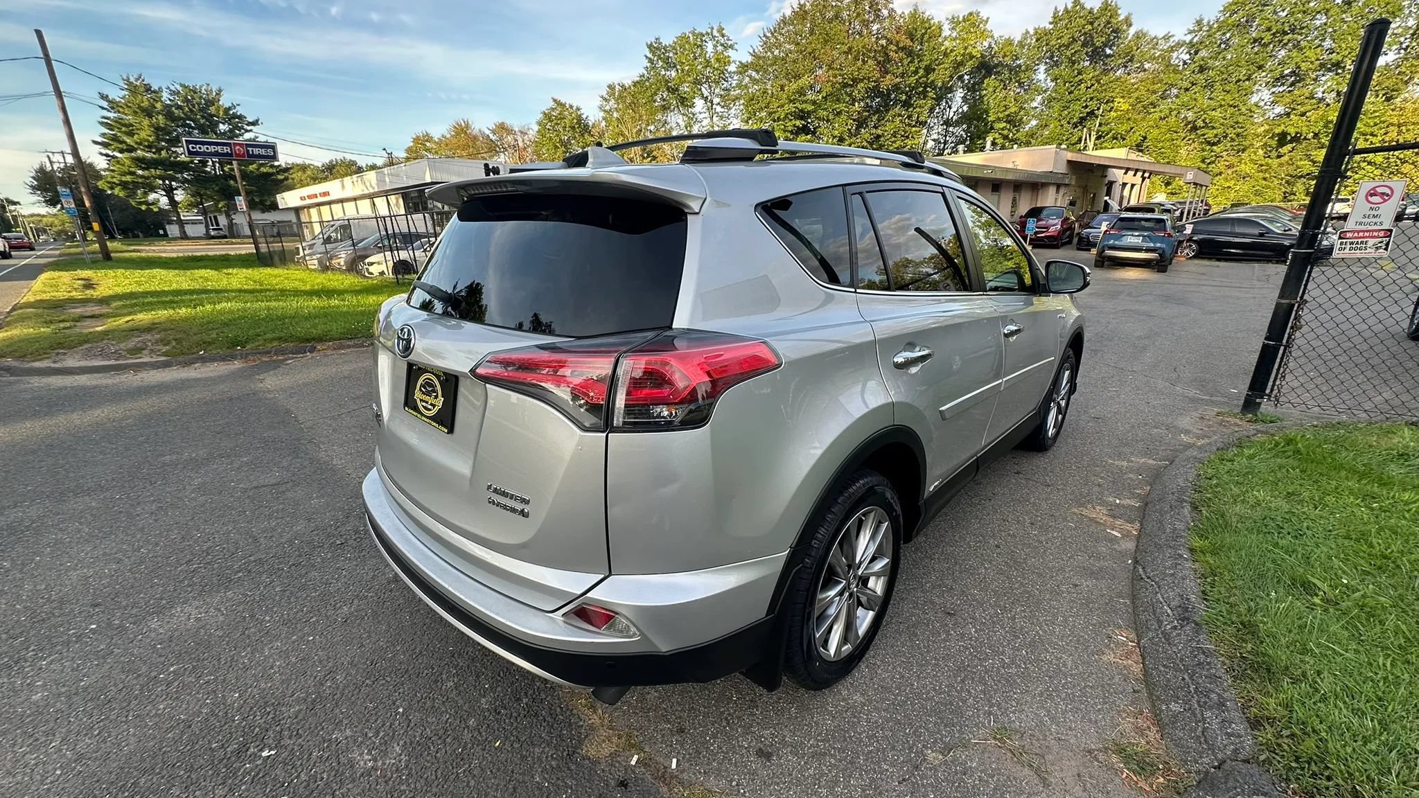 Used 2016 Toyota RAV4 Limited w/ Advanced Technology Package AWD/4WD image 5