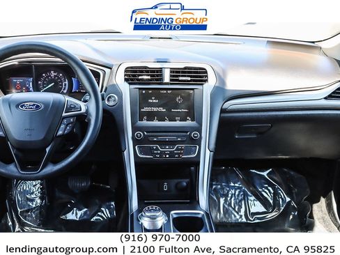 Used 2018 Ford Fusion SE image 11