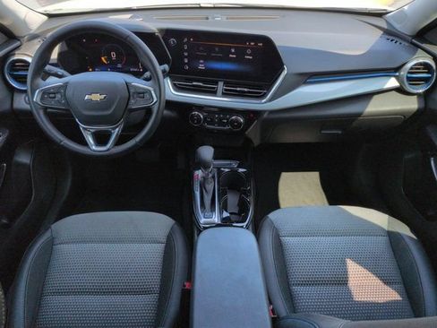 Used 2024 Chevrolet Trax LT w/ Driver Confidence Package FWD image 15