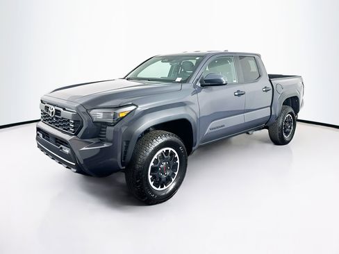 Used 2024 Toyota Tacoma TRD Off-Road image 3