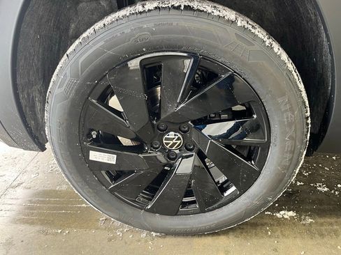 New 2026 Volkswagen Atlas SE image 30