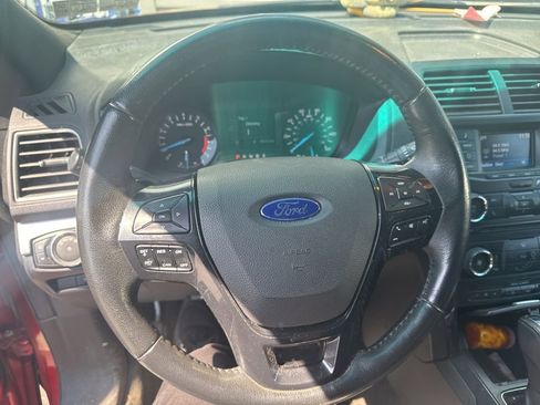 Used 2016 Ford Explorer XLT AWD/4WD image 12